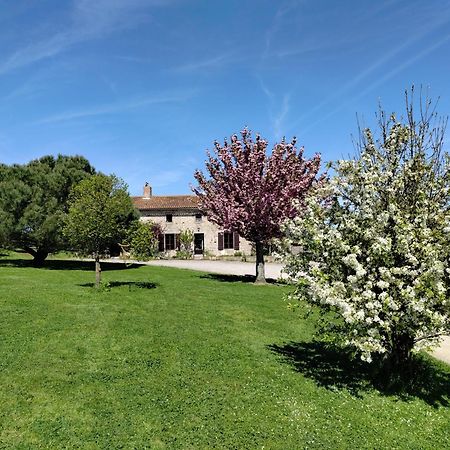 Le Moulin Du Fresne, Chambres D'Hotes Gourgé Zewnętrze zdjęcie